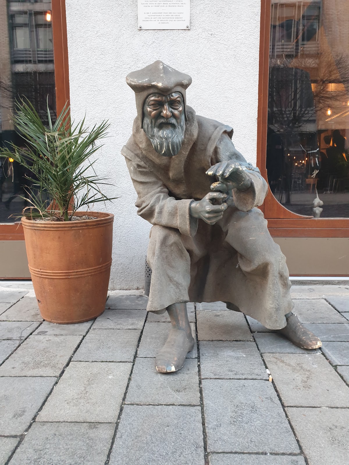 Alchymista — Medzinárodná v meste Bratislava, foto 5