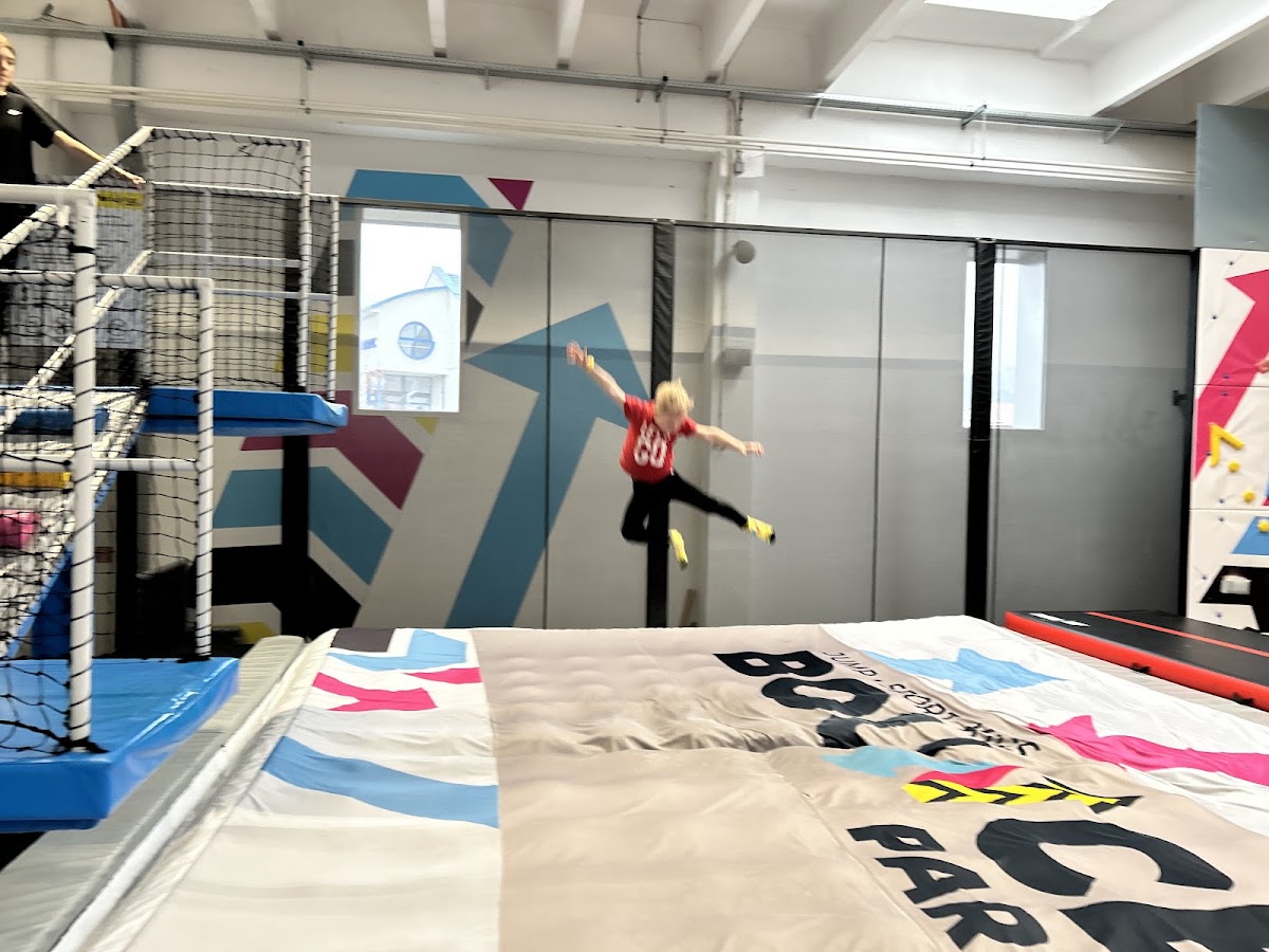 BOUNCE PARK 17 Banská Bystrica — Kaviareň v meste Banská Bystrica, foto 5