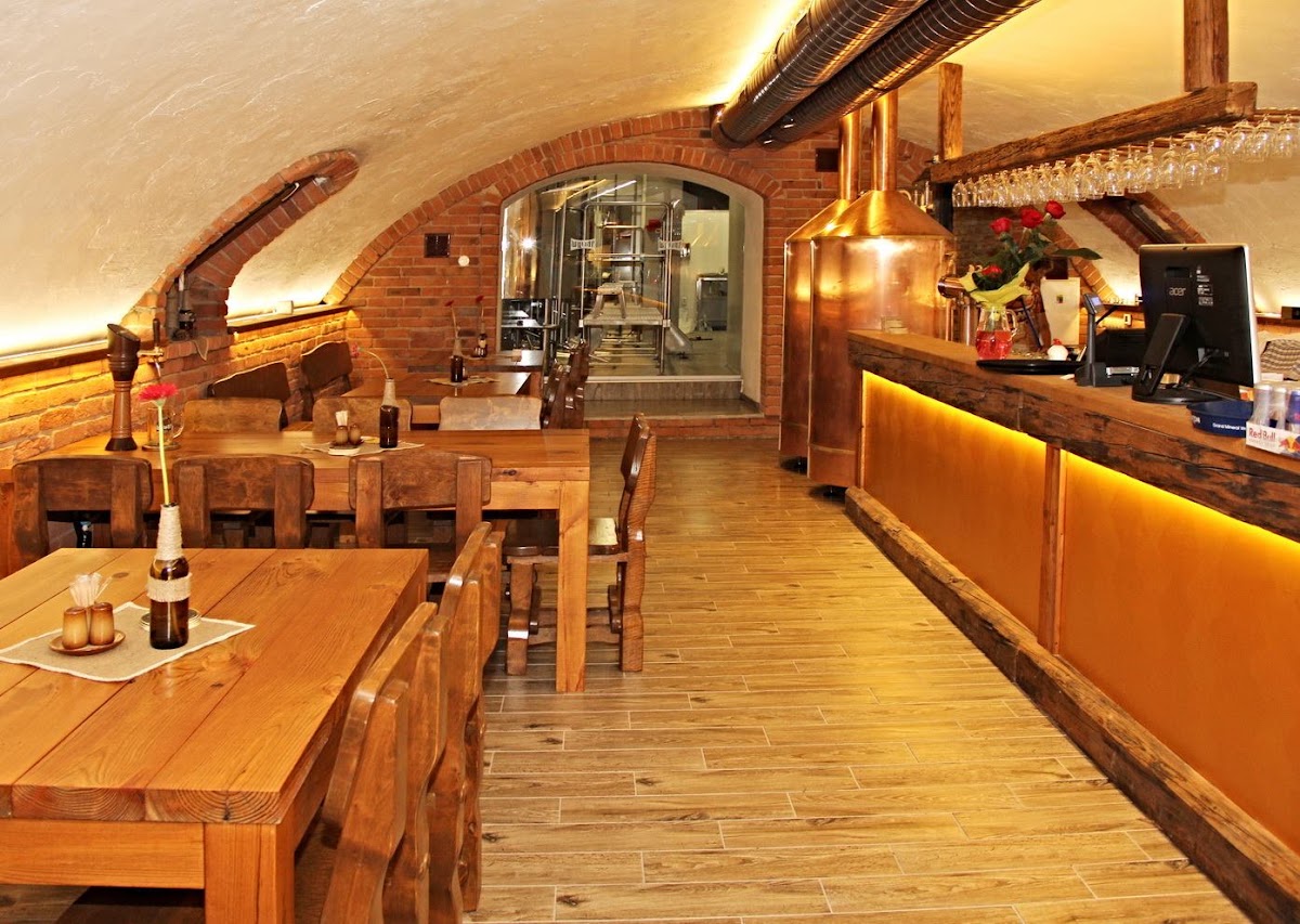 Holíčsky pivovar Wywar — Bar & Pub v meste Skalica