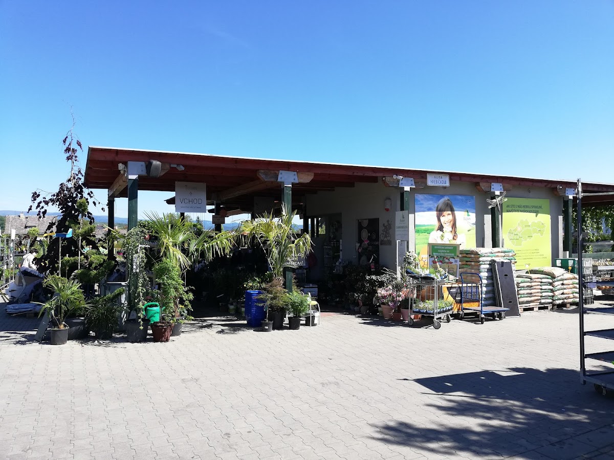 Horticulture Šujan — Cafe in Skačany