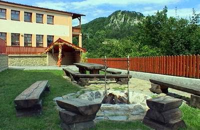 Hotel Vrsatec — Medzinárodná v meste Vršatské Podhradie