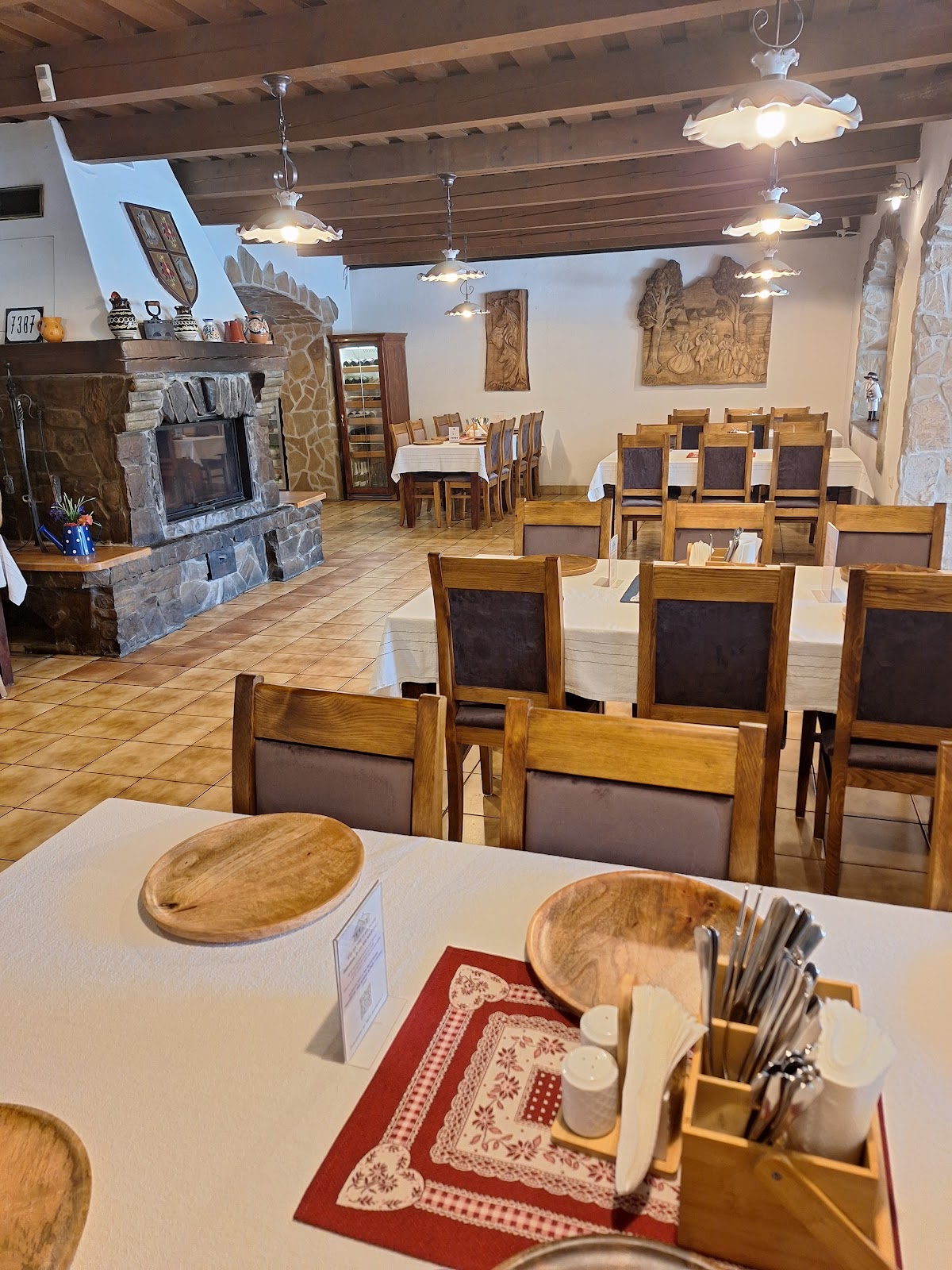Koliba pod Vlkolíncom — Tradičná slovenská v meste Ružomberok, foto 5