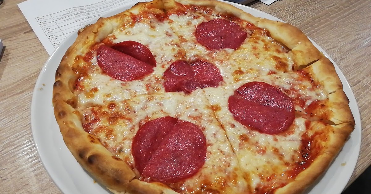 Laki pizzeria & bar — Bar & Pub in Želiezovce, photo 2