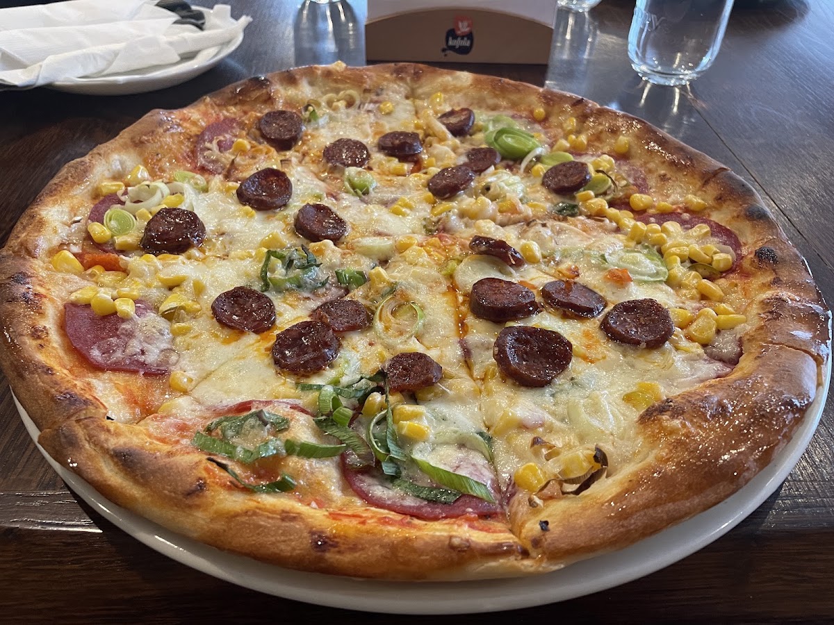 Laki pizzeria & bar — Bar & Pub in Želiezovce, photo 4