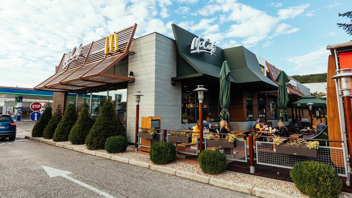 McDonald's — Fast Food v meste Bratislava