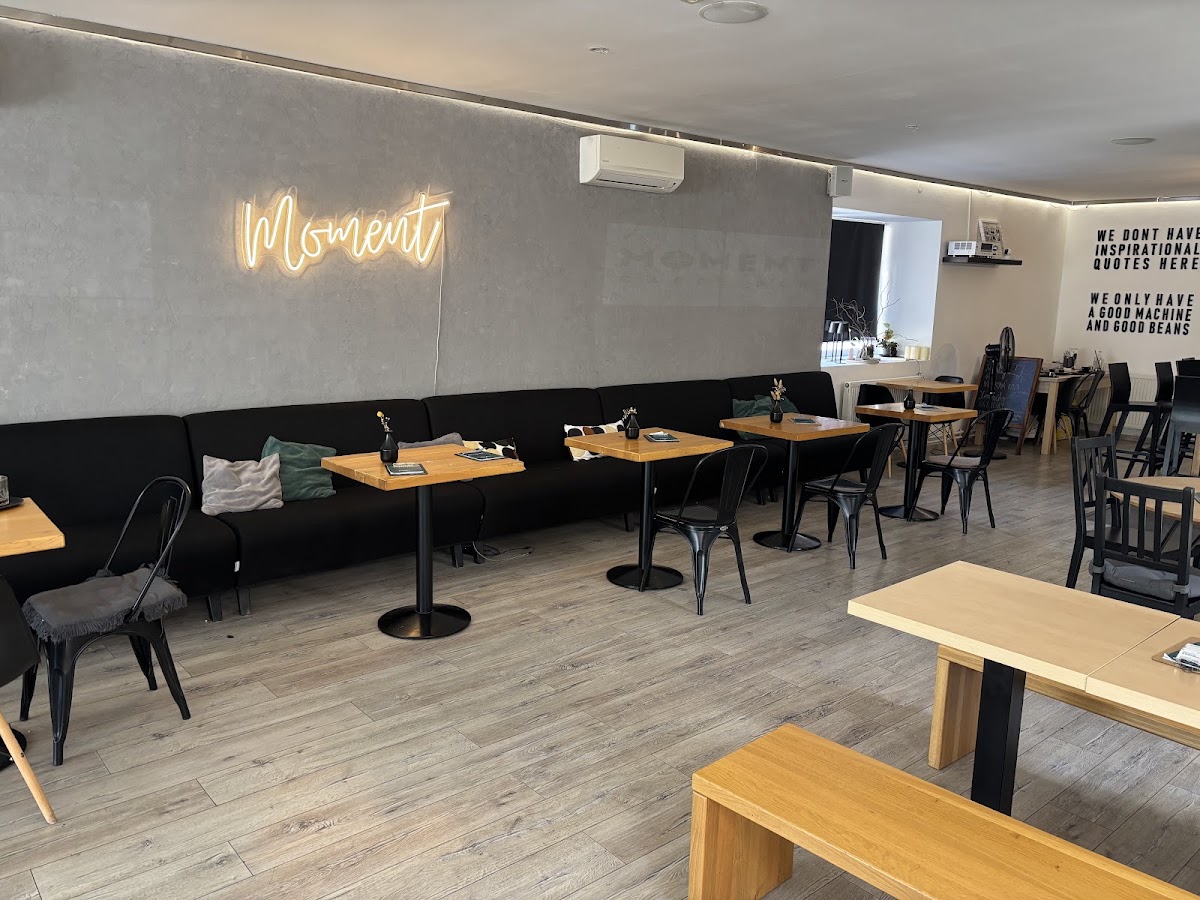 Moment Caffé Bar — Kaviareň v meste Nová Baňa, foto 4