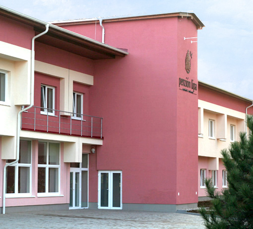Penzión Lipa — Medzinárodná v meste Tlmače