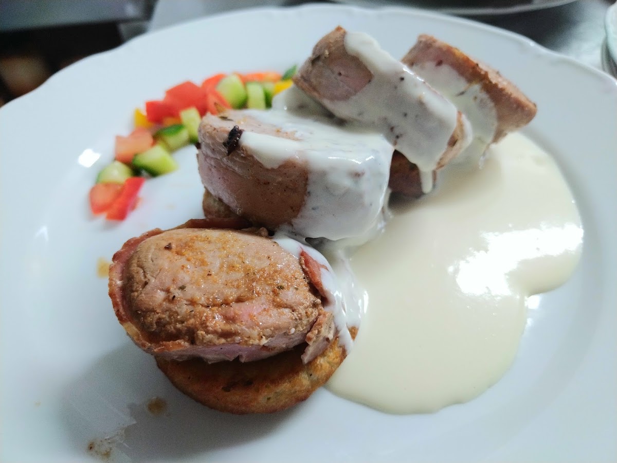 PIVNICA A PENZIÓN PRI STUDNI — Tradičná slovenská v meste Detva, foto 2