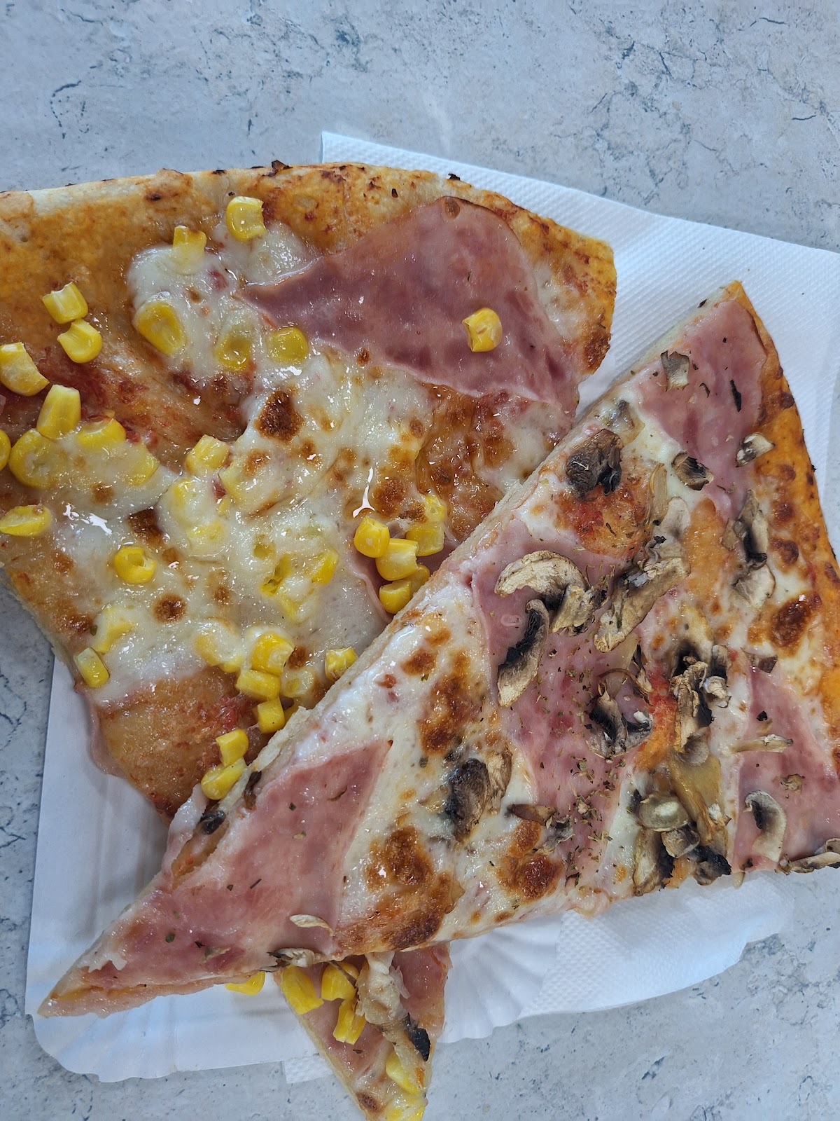 Pizza & Pasta — Talianska v meste Nové Zámky, foto 2