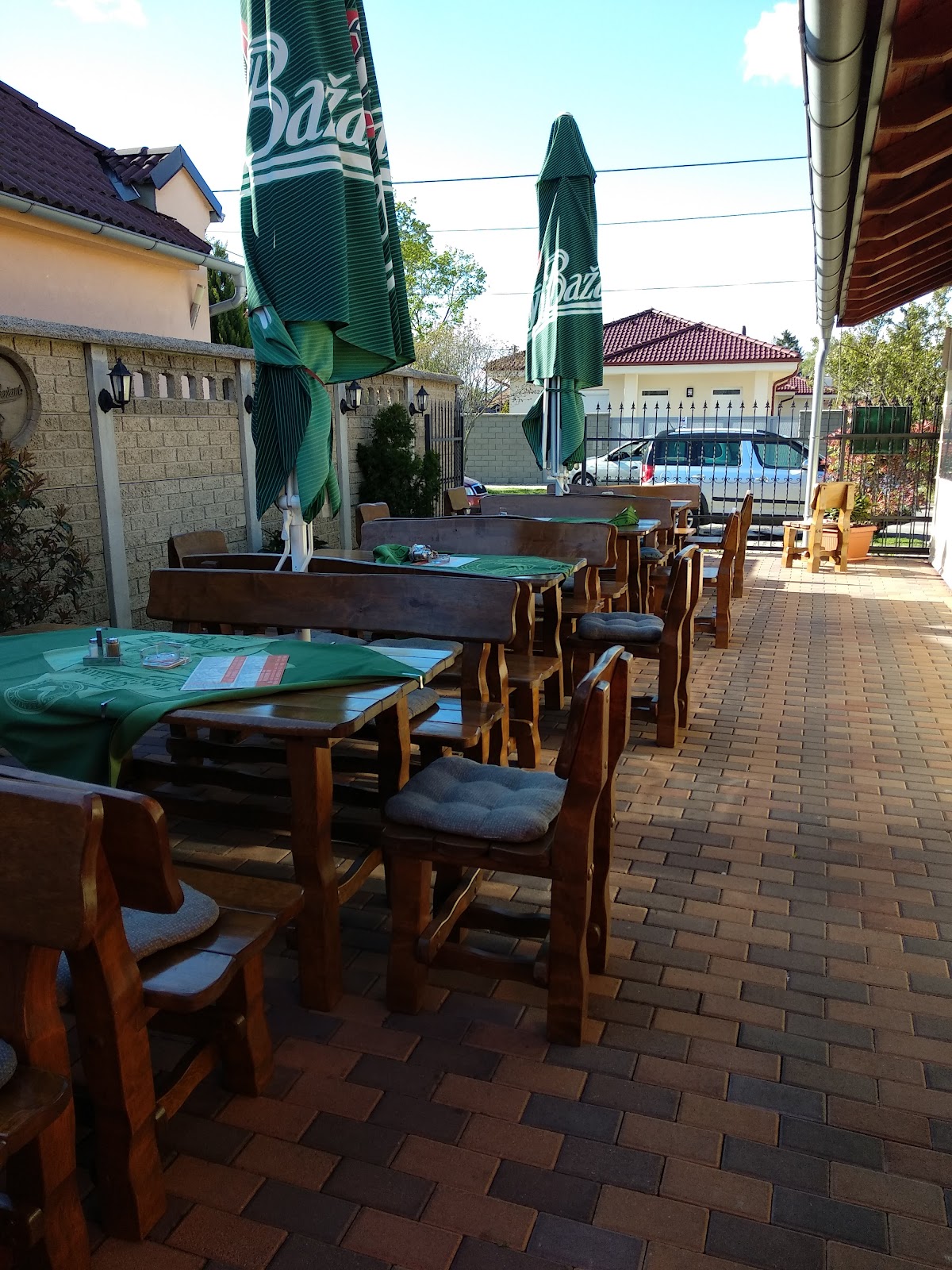Pub Veverička — Bar & Pub v meste Veľký Meder