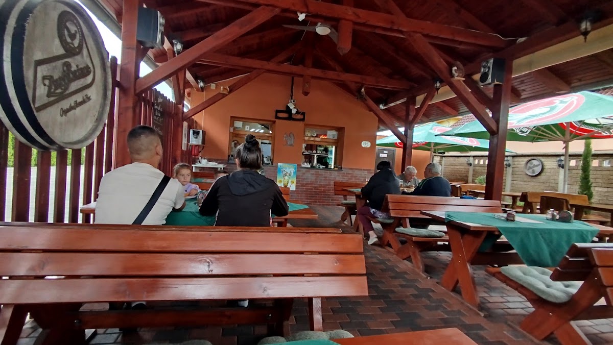 Pub Veverička — Bar & Pub v meste Veľký Meder, foto 5