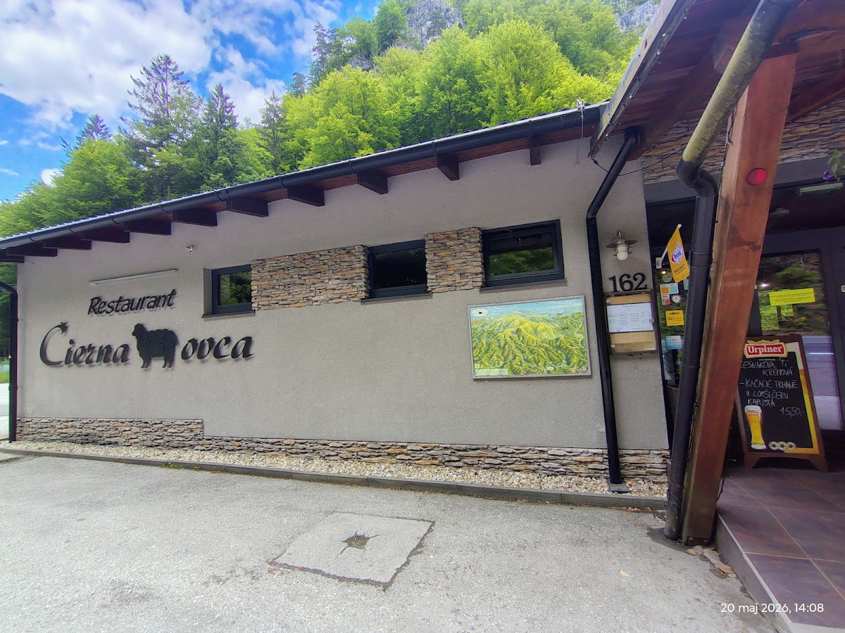 Reštaurácia Čierna ovca — Medzinárodná v meste Banská Bystrica, foto 4