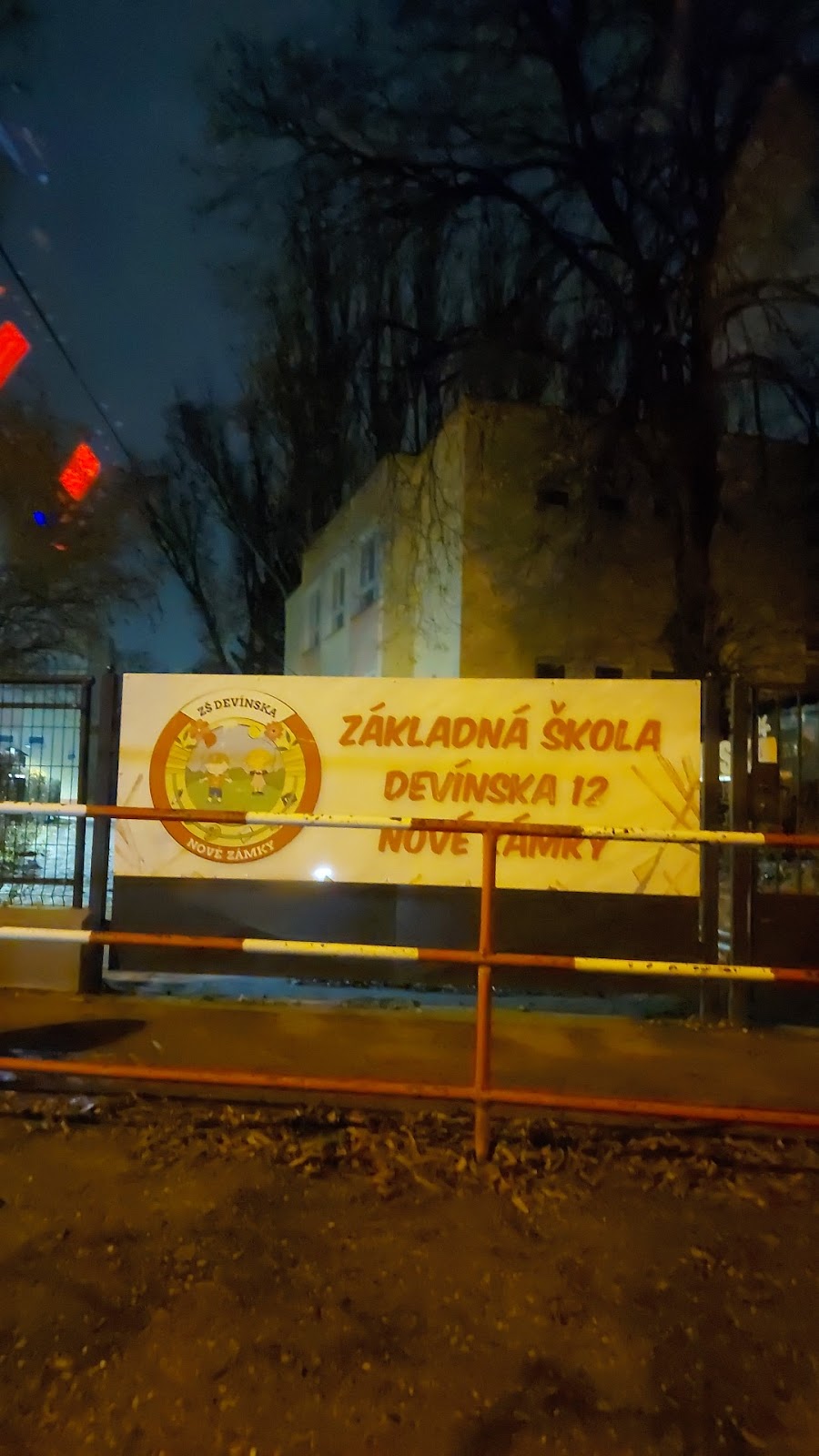 Školská Jedáleň — Medzinárodná v meste Nové Zámky