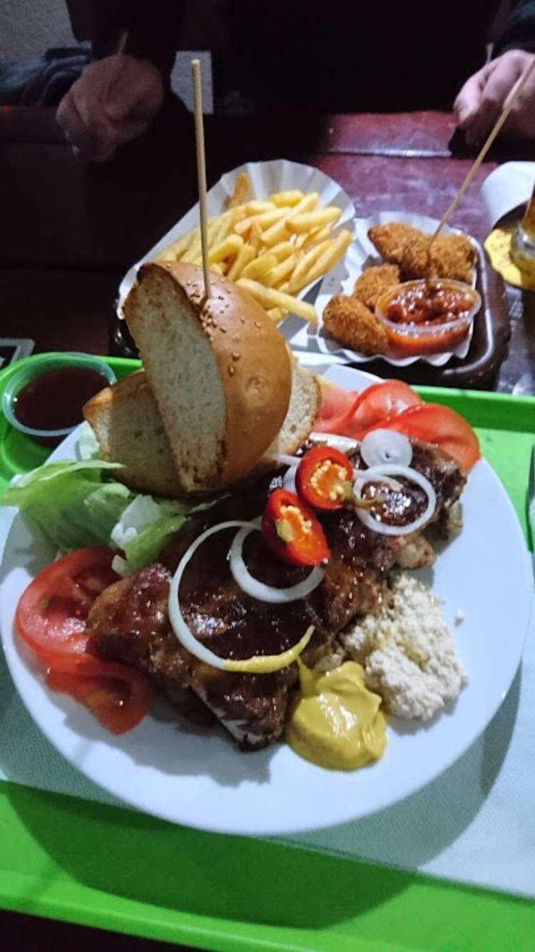 U kamoša BURGERÁREŇ — Americká v meste Nové Zámky, foto 3