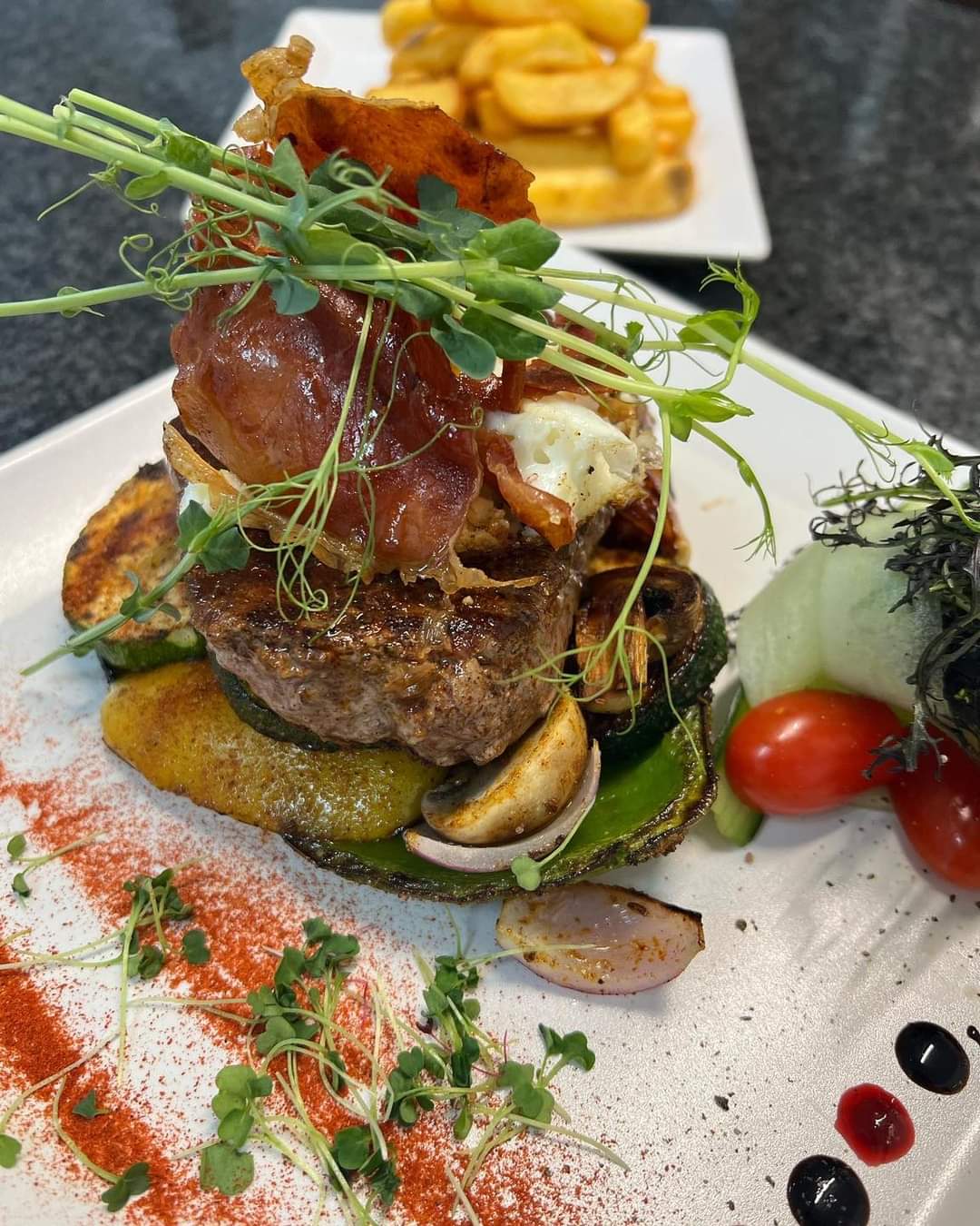 U KMOTRA ŠOPORŇA — Fast Food v meste Šoporňa, foto 2
