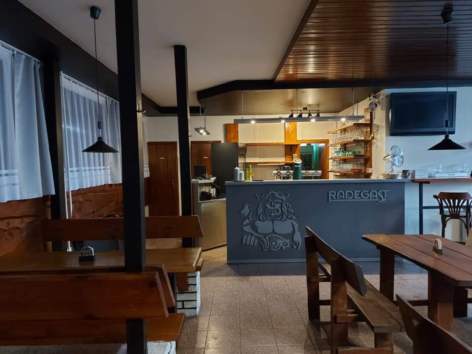 U Pištu No.2 Varadero — Bar & Pub v meste Levice