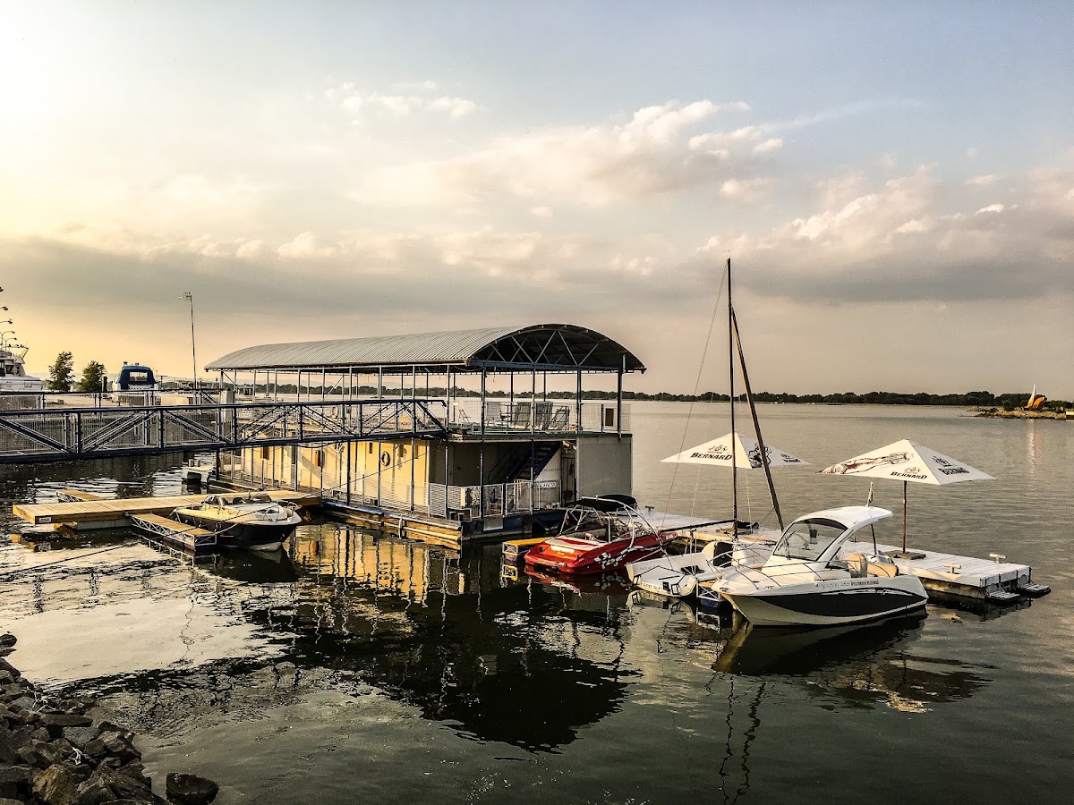 YACHTER CLUB Modrá Čajka — Fast Food v meste Bratislava, foto 4