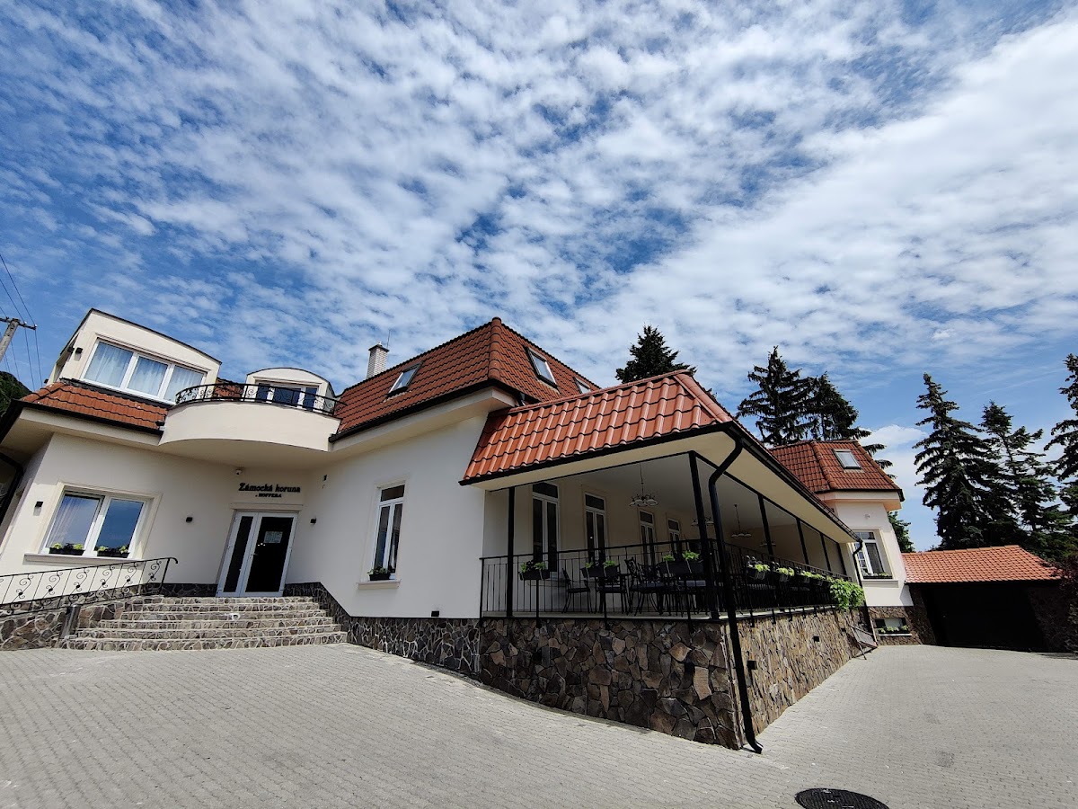 Zámocká koruna u HOFFERA — Medzinárodná v meste Nitra, foto 3