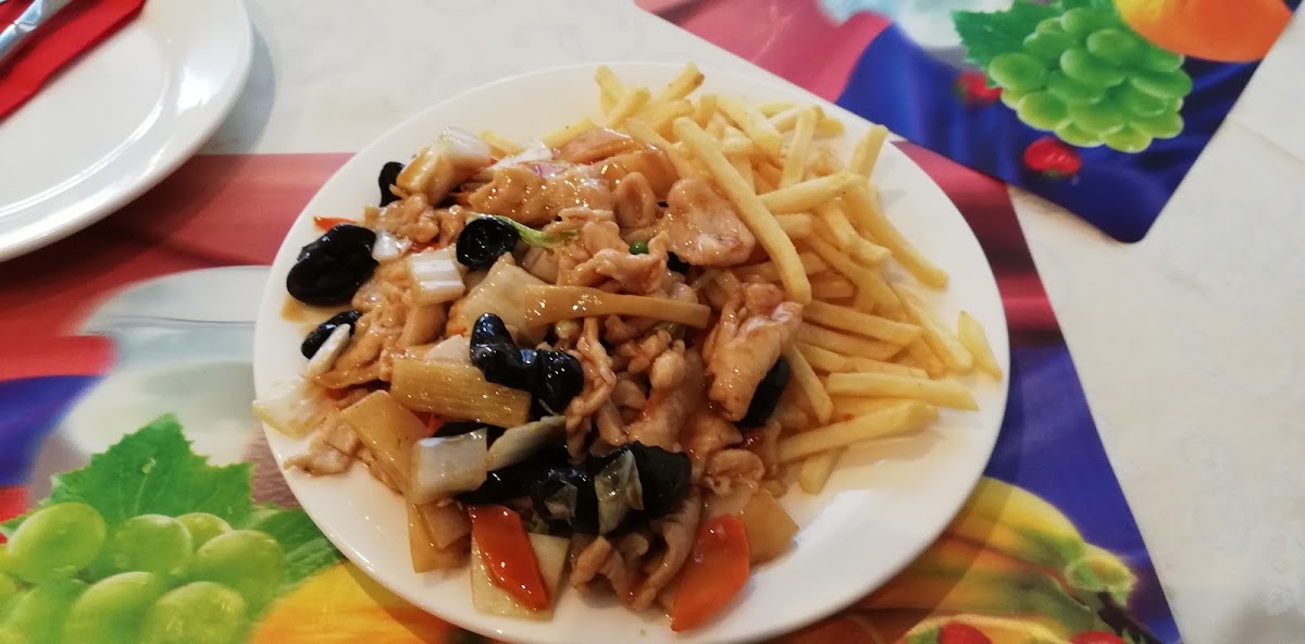 Zlatá Čína — Medzinárodná v meste Malacky, foto 2