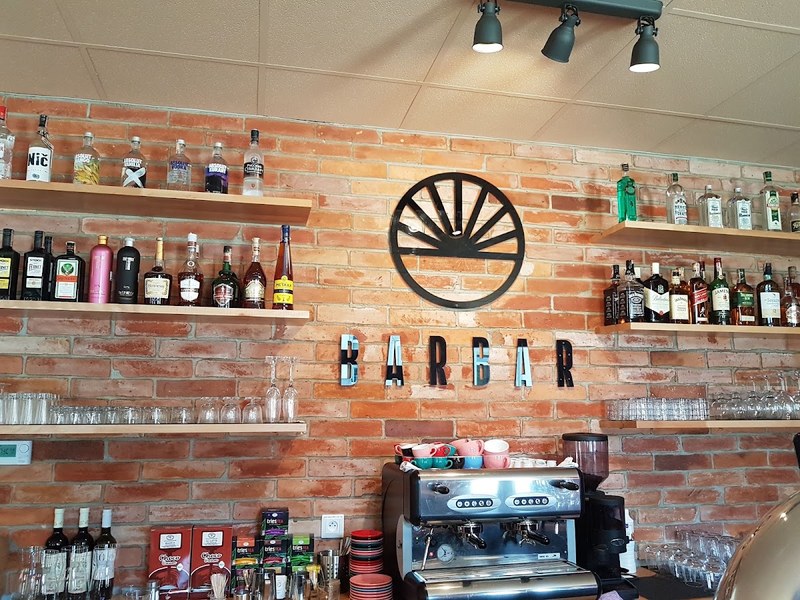 Barbar Bar & Street Food — Americká v meste Kolárovo