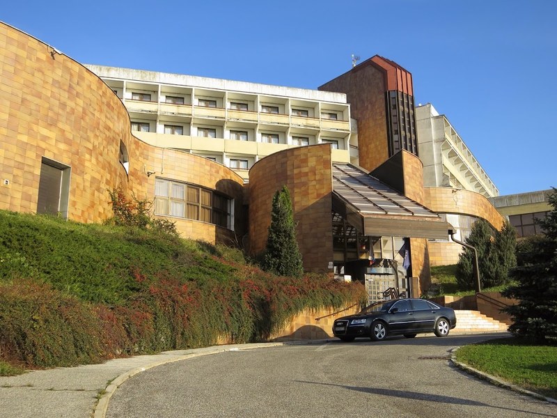 Centrum účelových zariadení - Hotel SUZA — Medzinárodná in Stupava