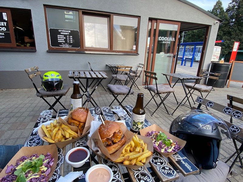 Coolňa Street Food Bistro — Medzinárodná v meste Senica