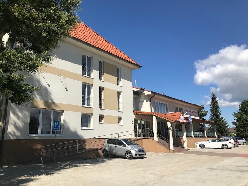 ELITE HOTEL — Medzinárodná v meste Ilava