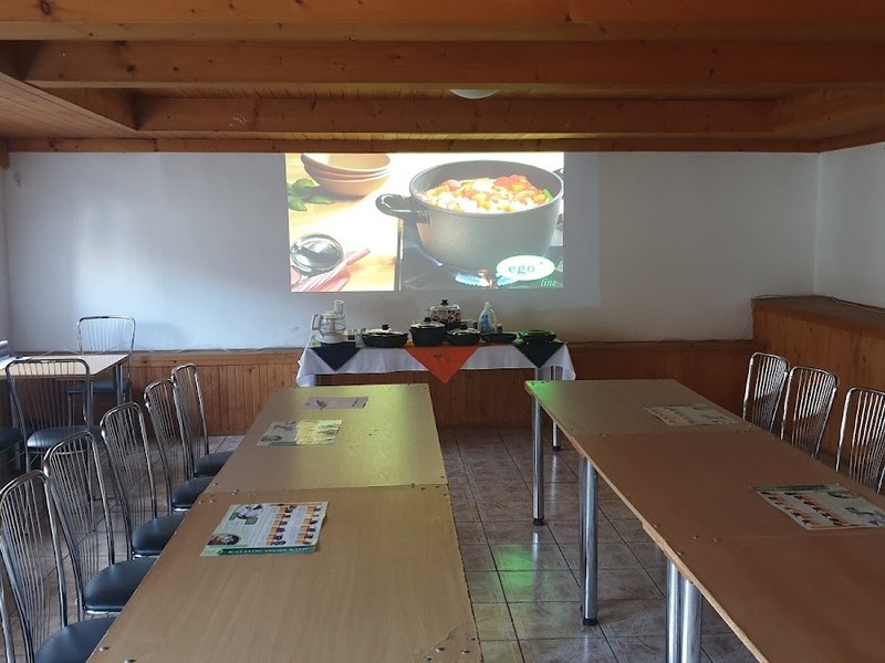 Family pizza a smashburgre — Talianska v meste Krupina
