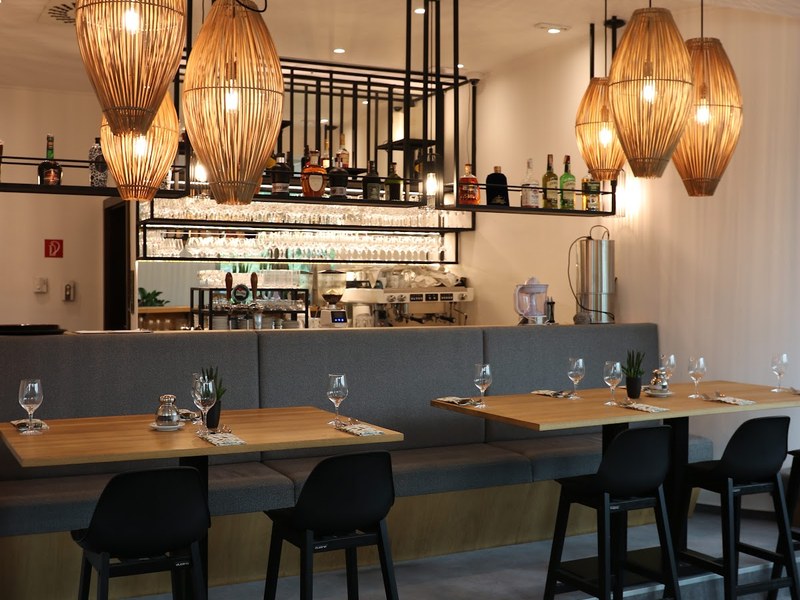 FINE restaurant & apartmens — Medzinárodná v meste Malacky