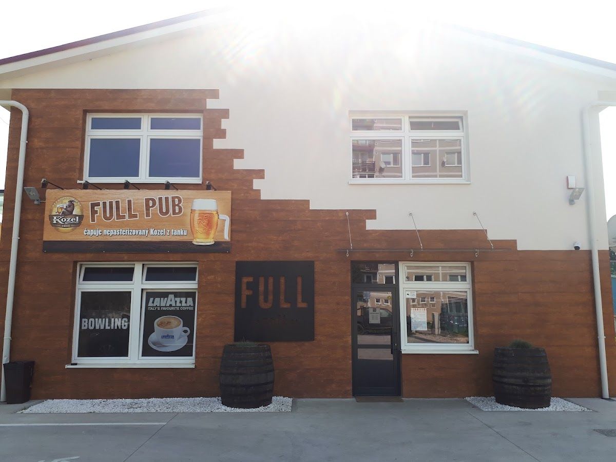 FULL cafe — Kaviareň v meste Ilava
