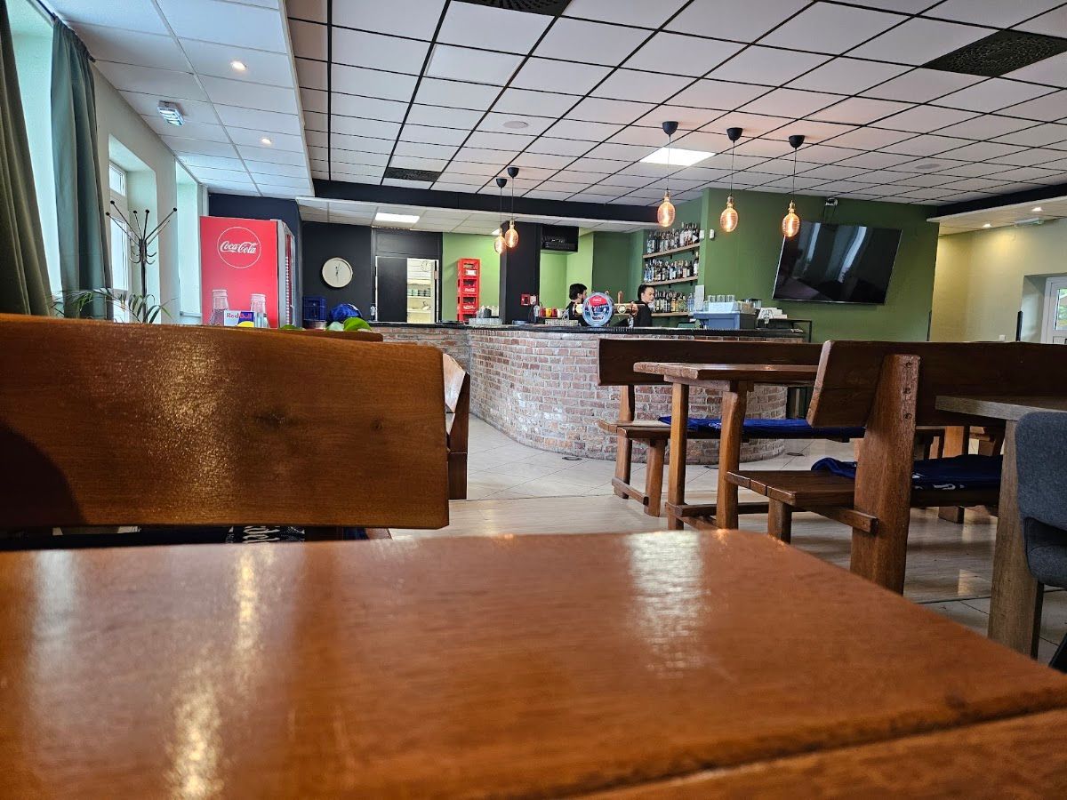 Hajcer burger & bowling — Americká v meste Partizánske