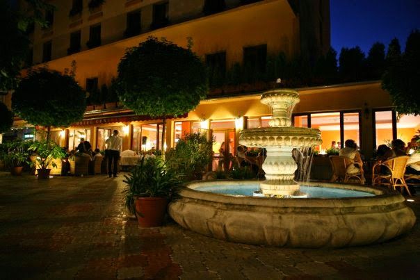 Hotel Centrál — Medzinárodná v meste Šaľa