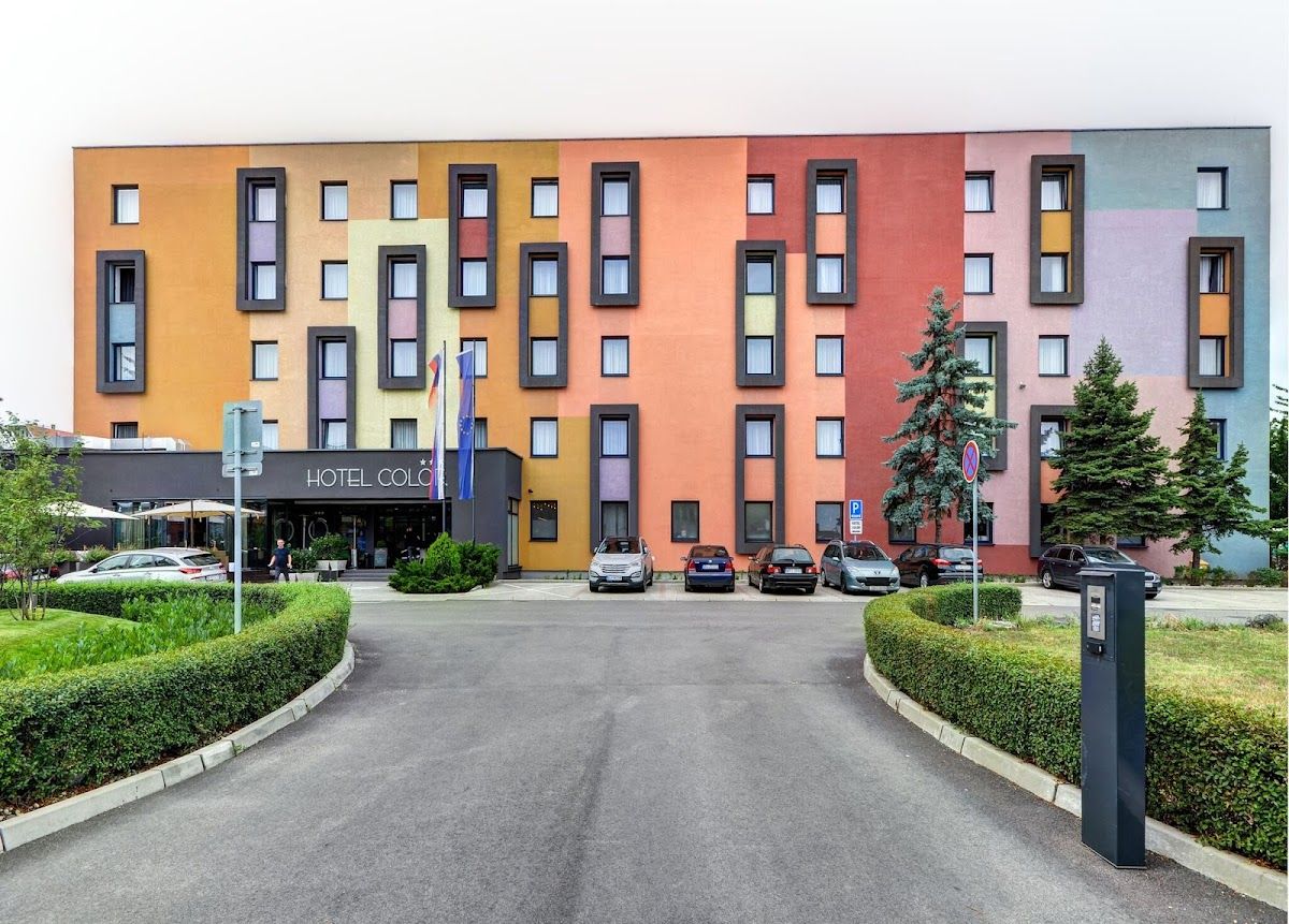 Hotel Color — Medzinárodná v meste Bratislava