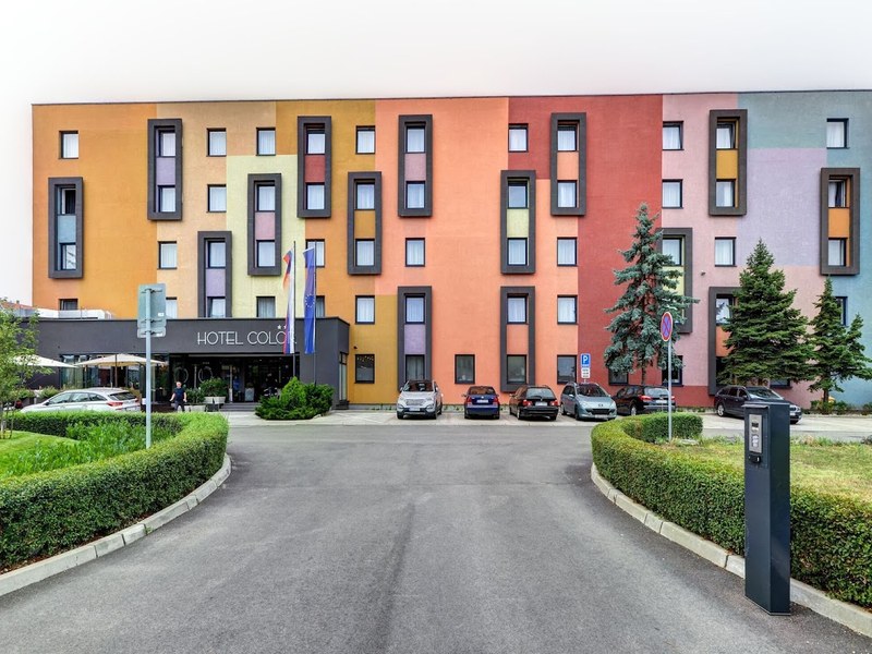 Hotel Color — Medzinárodná v meste Bratislava