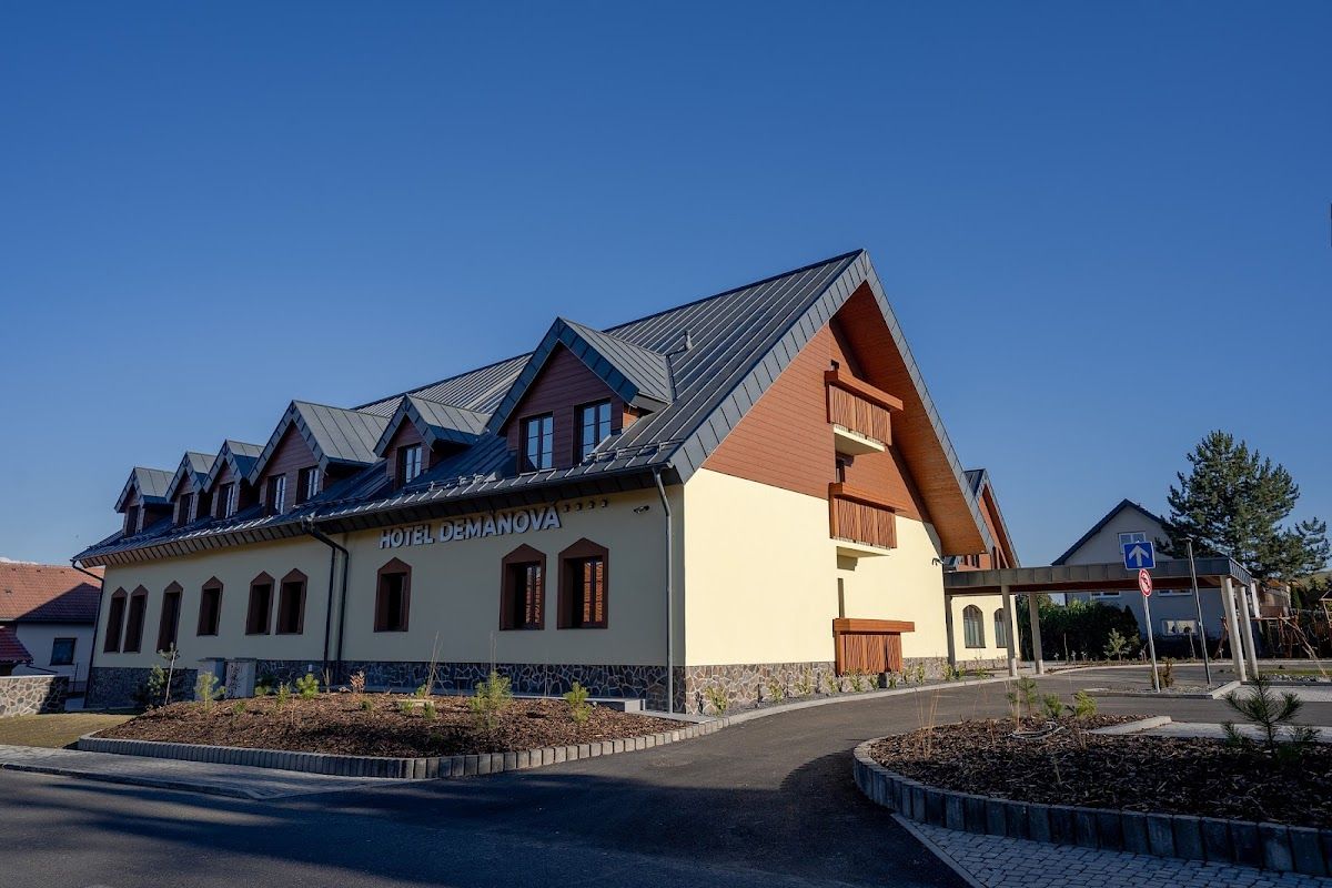 Hotel Demänová — Medzinárodná in Liptovský Mikuláš