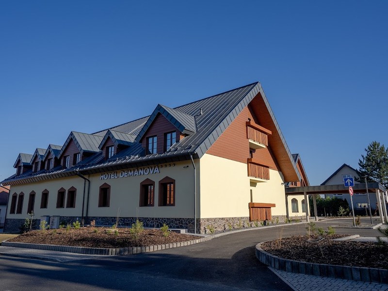 Hotel Demänová — Medzinárodná in Liptovský Mikuláš