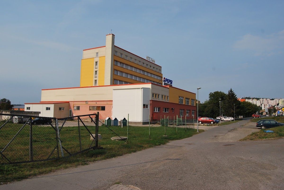 Hotel Patriot*** — Kaviareň in Vranov nad Topľou