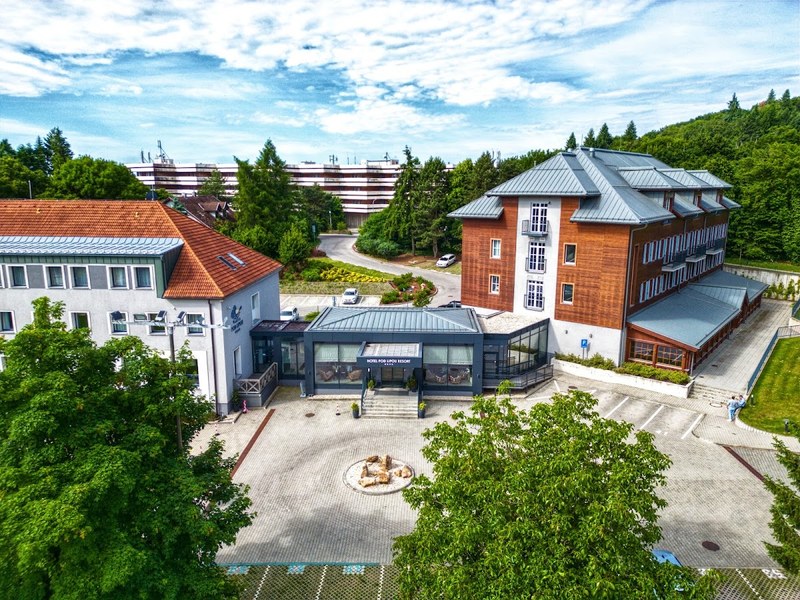 Hotel pod Lipou RESORT — Medzinárodná v meste Modra