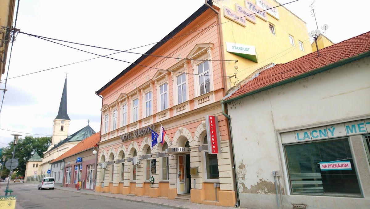 Hotel Stardust — Bar & Pub v meste Nové Zámky