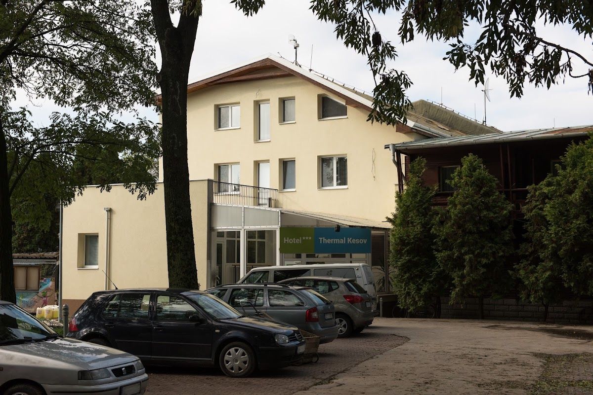 Hotel ThermalKesov — Kaviareň v meste Šaľa
