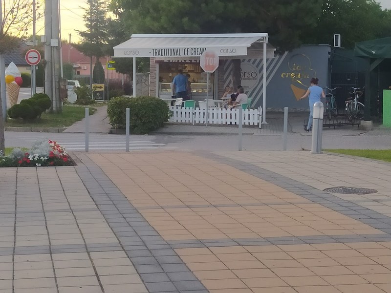 KELLY - reštaurácia, pohostinstvo — Medzinárodná v meste Nové Zámky