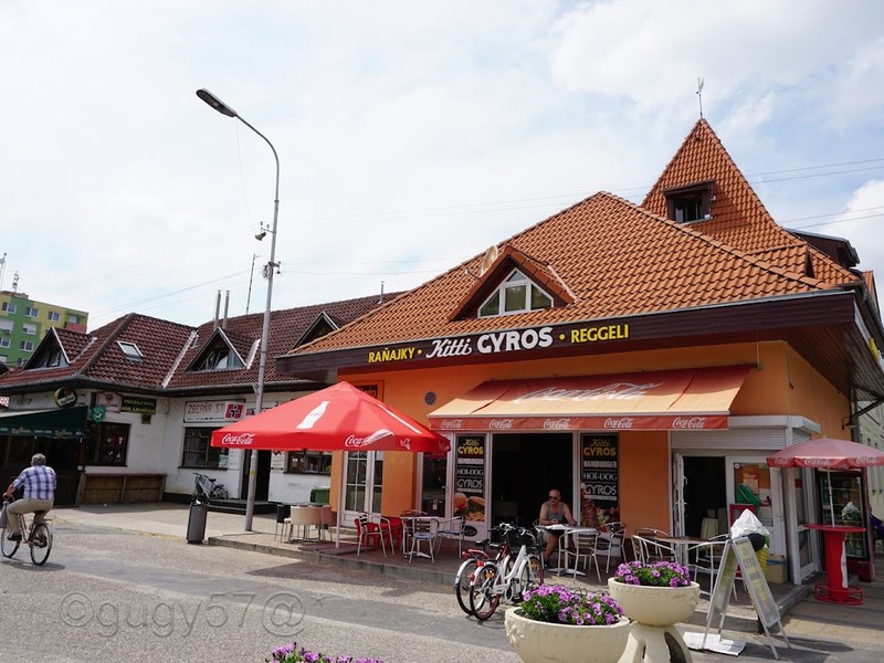 Kitti Gyros — Medzinárodná v meste Nové Zámky