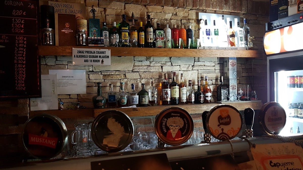 Kongo Pub Restaurant — Talianska v meste Rimavská Sobota