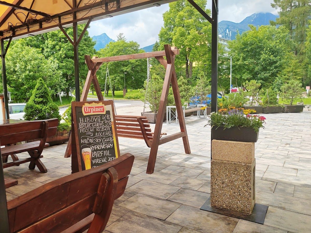 Lokál Restaurant — Tradičná slovenská v meste Vysoké Tatry