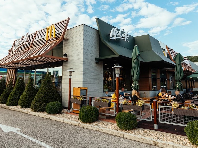 McDonald's — Fast Food v meste Bratislava