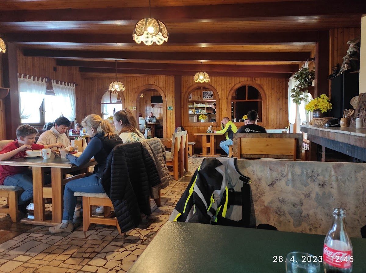 Motorest Šturec Restaurant — Medzinárodná v meste Turčianske Teplice