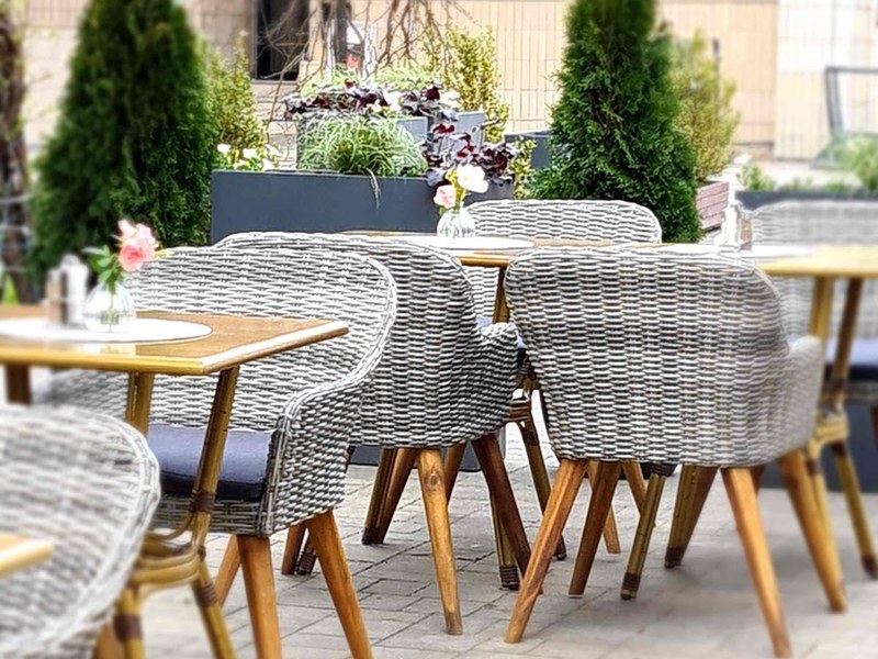 Muzika Restaurant — Medzinárodná v meste Prievidza
