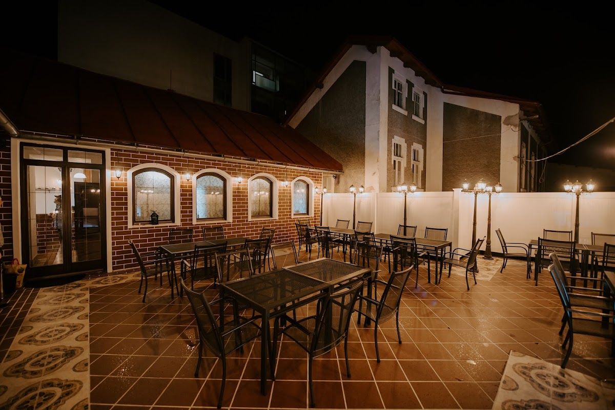 PARK cafe & Restaurant — Kaviareň v meste Turčianske Teplice