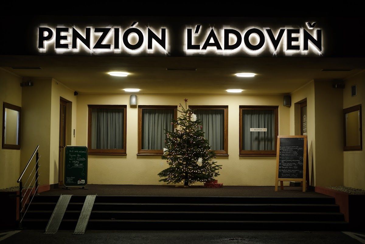 Penzión & Reštaurácia Ľadoveň — Medzinárodná v meste Martin
