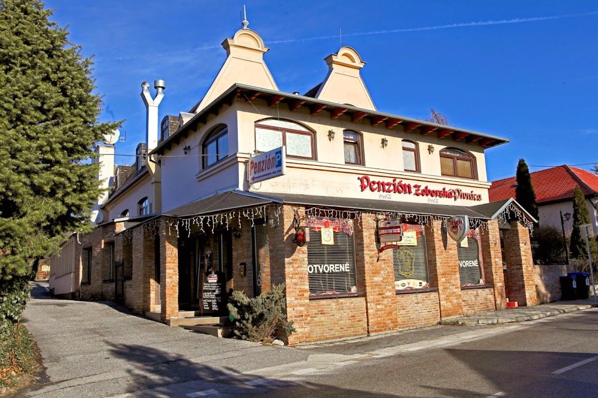 Penzión Wellness & Restaurant Zoborská, free parking — Medzinárodná v meste Nitra